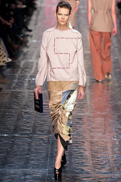 Look 34